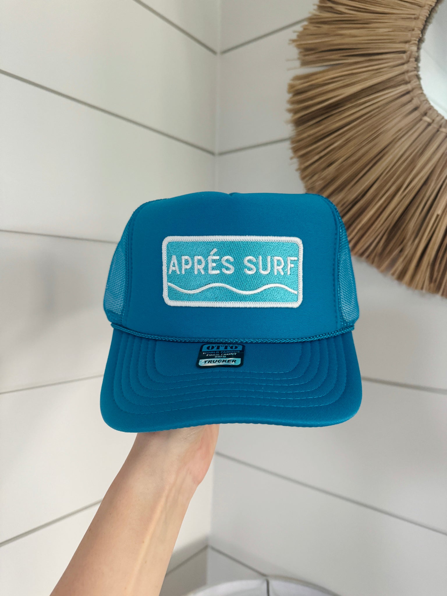 Apres Surf Trucker Hat | 2 Colors